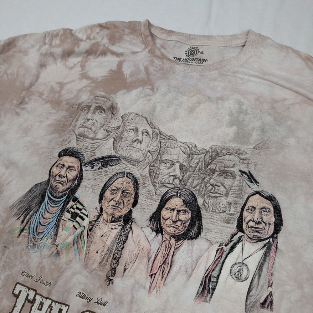 The Mountain Men's Short Sleeve Graphic Tee - Tan, Cream, Black